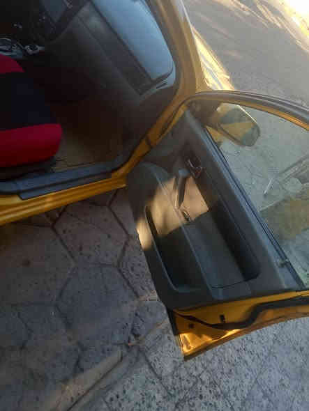 سلام عليكم وبترا 2011 صفره بيه ضربه جنطه خفيفه وبيه تلحيضات سعره 57 وبيه مجال اكثر التفاصيل اتصل ع الرقم ***********
