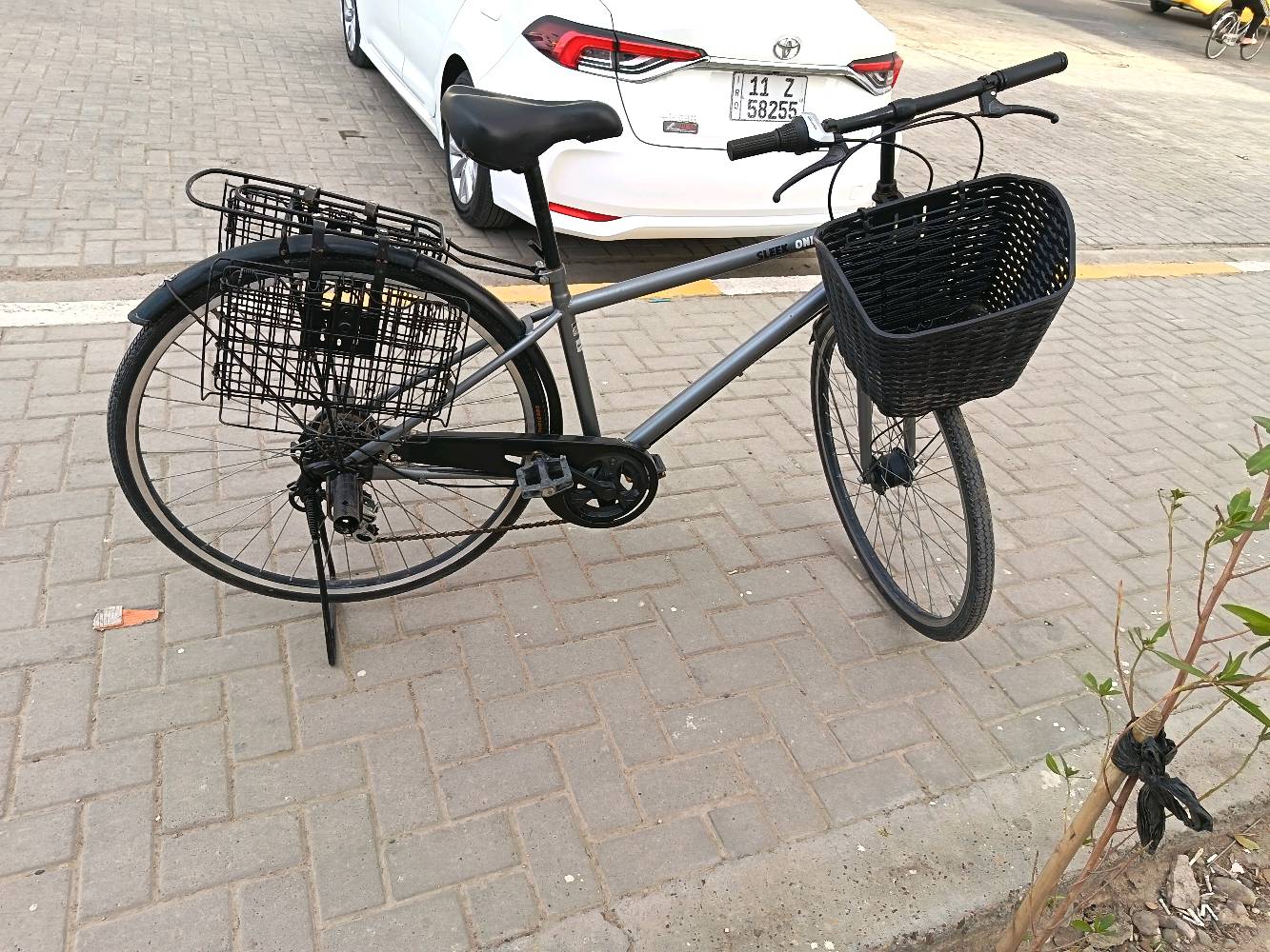 سلام عليكم بيسكل C700 مال ترحال بيسكل نضيف كير 6سرع بي دينمو سلات خلفيه بريكات شغاله كير شغال
البيسكل كلش نضيف اي عطل مابي اريد ابيعه معوز فلوس 👍🏻 الحجم 27
السعر 175وبي مجال بيع او مراوس
عنواني بغداد سريع حي العامل الملحانيه
