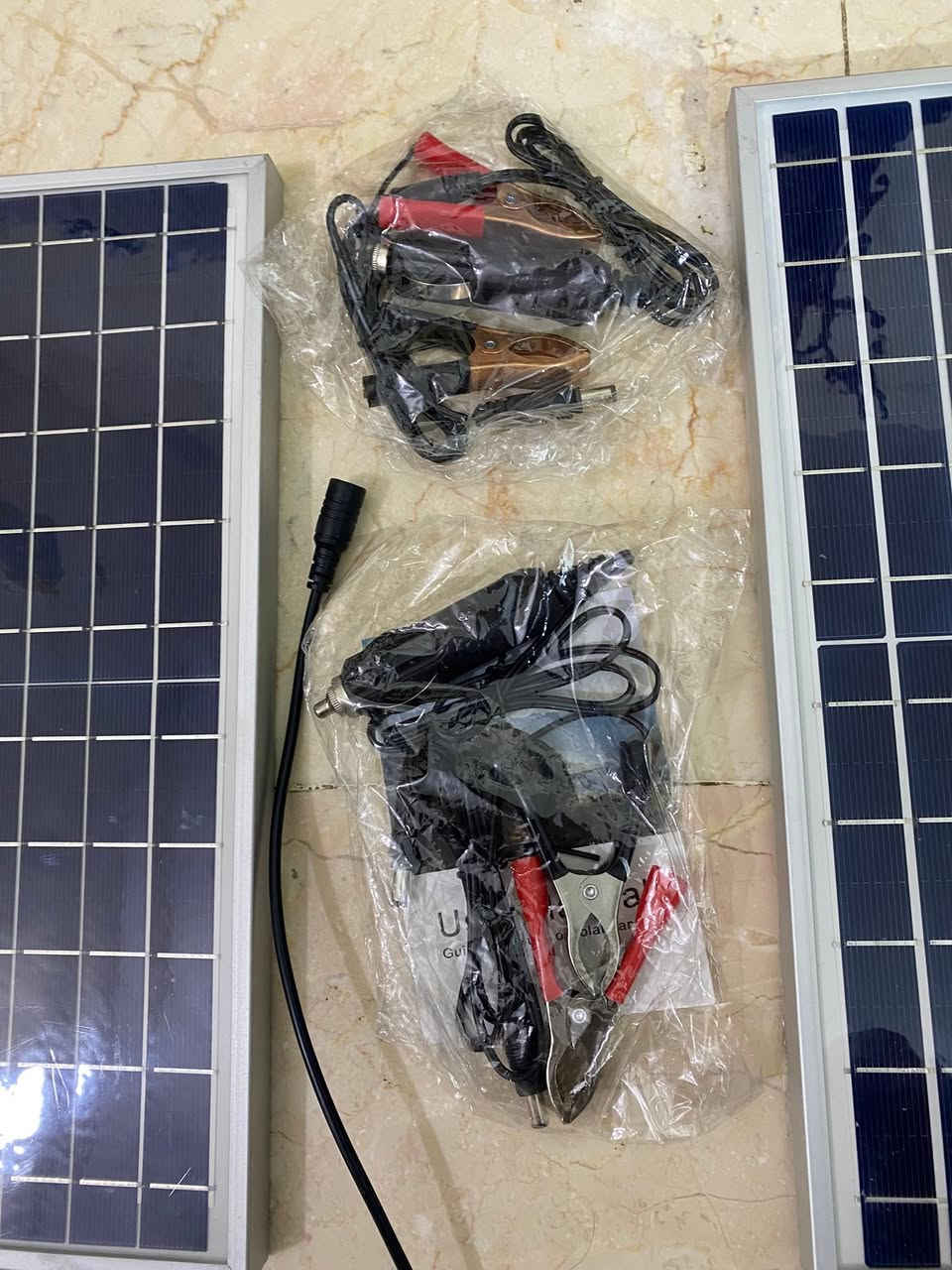 لوح طاقة شمسية حديد ثقيل
شاحن بطارية سيارة مع جطلات

متوفر لوحتين سعر لوح الواحد ١٥


**إذا كنت صاحب هذا الإعلان وتريد حذفه لأي سبب، رجاءا أرسل رسالة إلى الدعم الفني**
