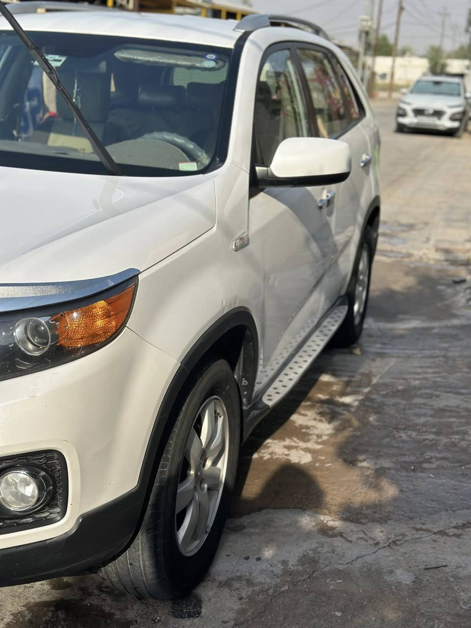 السلام عليكم
سورينتو 2011خليجي  رقم سليمانية مكفولة محرك وگير بيها فقط معجون بالباب الي بصف السايق 
كشرها وداخلها نضيف 
تبريد و تدفئة خير من الله 
صدرها تعبان والدبلات يعني تاخذ السيارة ماتحتاج بس تبدل دبلات للمصداقية….
كهربائيات كلها شغالة 
السعـر 140 وبيهـا مَجال.

***********
ورقم الثاني 
***********
