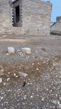 سلام عليكم ارض للبيع في القوسيات مساحه 200 ركن بيه وصل بلديه وسعر مناسب (***********)(***********)
