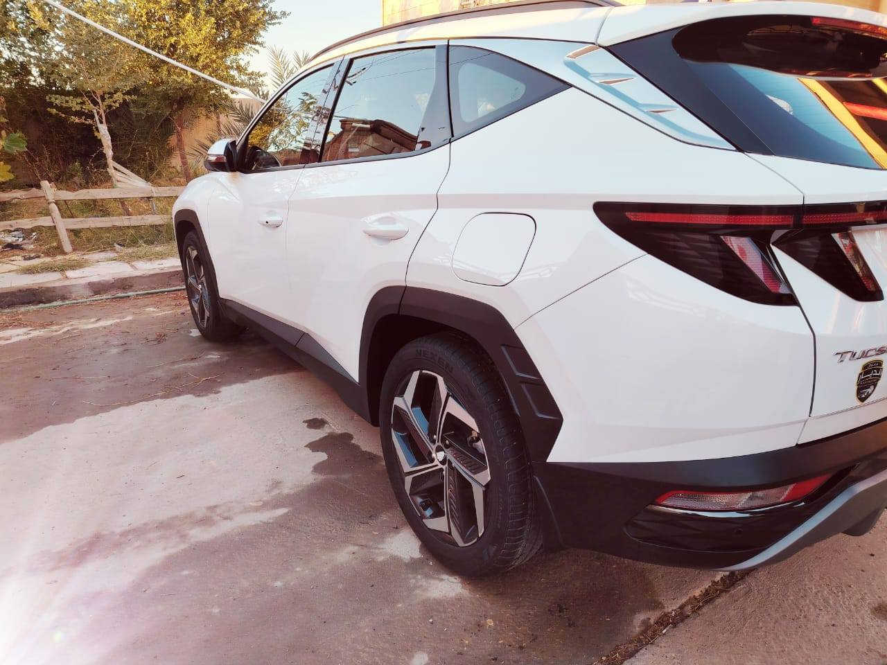 سلام عليكم
توسان 
خليجي
موديل 2023
رقم بغداد انكليزي بأسمي تحويل ثاني يوم 
ماشيه 50 الف كيلو
كفاله عامه فول مواصفات
 من عدا البانورما
مواصفات
مكينه 2.0 دوش 
بصمه تشغيل 
بصمه ابواب
تشغيل عن بعد
نضام اوتو هولد
ثلاث أنظمة قيادة 
ايرباك عدد2
هاندبرك دكمه
نظام نزول منحدرات 
اشاير ترحيب 
اشاير ب المري 
اريل نفكيشن 
داخل اسود 
مري كهرباء 
بردات خلفيه
هاند بريك بصمه
مقاعد كهرباء 2
جنطه كهرباء
 فول تحكم ستيرن 
تبريد قطعتين 
حساس امامي 
حساس خلفي 
كامره دواره 
شاحن موبايل 
وايرلس
بعد بيها  هواي  موصفات 
السعر 228 ورقه وبيها مجال للطيبين
الناصرية قلعة سكر
***********
