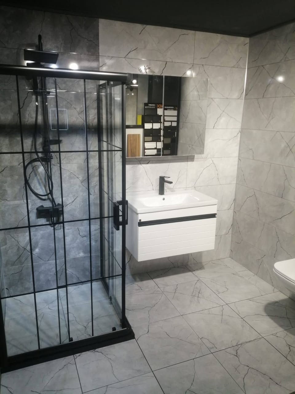 السلام عليكم وأسطة سيراميك شغل مثل واضح داخل تلعفر فقط /*********** /***********
