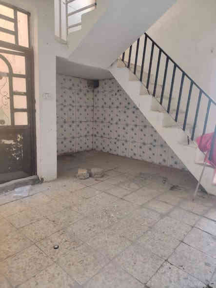 بيت للايجار 50م حي الوفاء قريب بنزين خانه طابق واحد 
يتكون من غرفه وصاله ومطبخ وحمام نظيف كاشي وسيراميك 
ايجاره 225الف للاستفسار ***********
