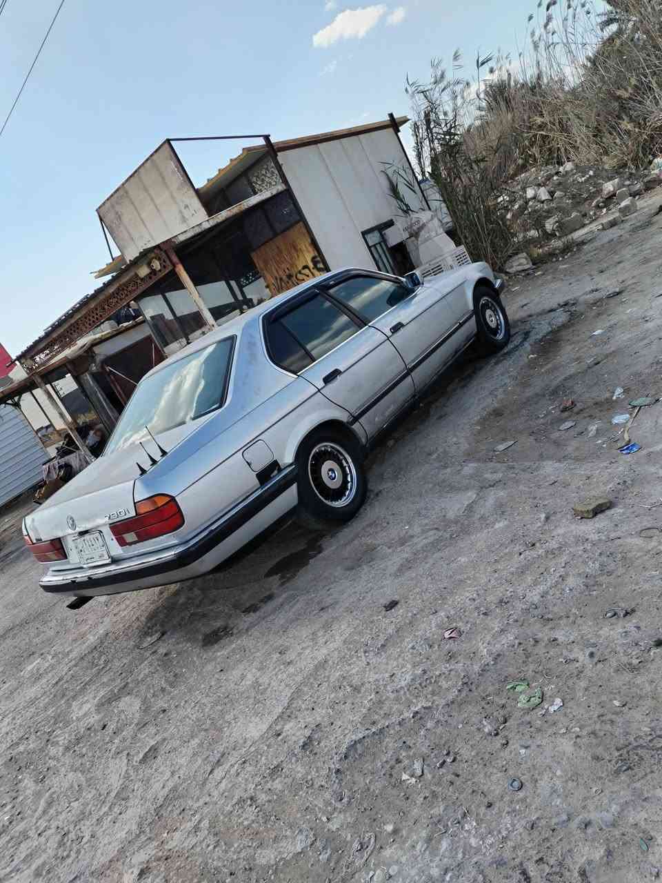 للبيع 730 والمحرك 735 موديل 93سياره خير من الله رقم انبار محرك وكير كفاله شلعه اشك الكاع كرهبايات كامله غرفه نضيفه تخم تاير  صدر وره وكدام جديد   السعر 38وبيها مجال  ترهم مراوس المكان واسط صويره ***********
