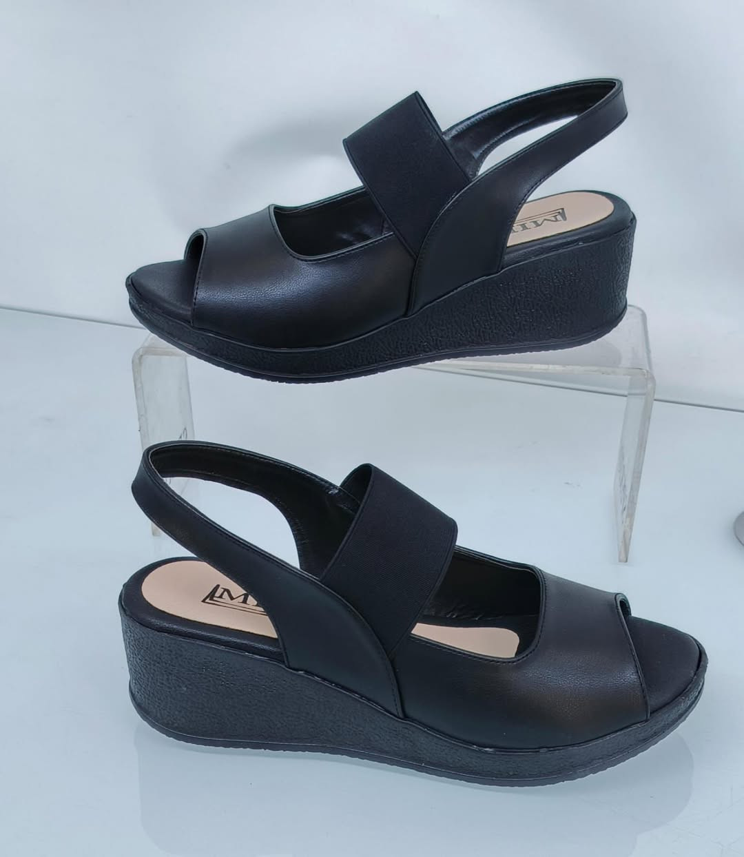 احذيه طبيه نازكه جدا مريح بالبس يوصلك طلب تفحص وتقيس اله تدفع🎁
توصيل لجميع المحافظات 🇮🇶
حجز وتساب ***********
رابط لانستا👇🏻👇🏻
https://www.instagram.com/jafat449?igsh=MXNkOTc4aXR0aDF2cw==
