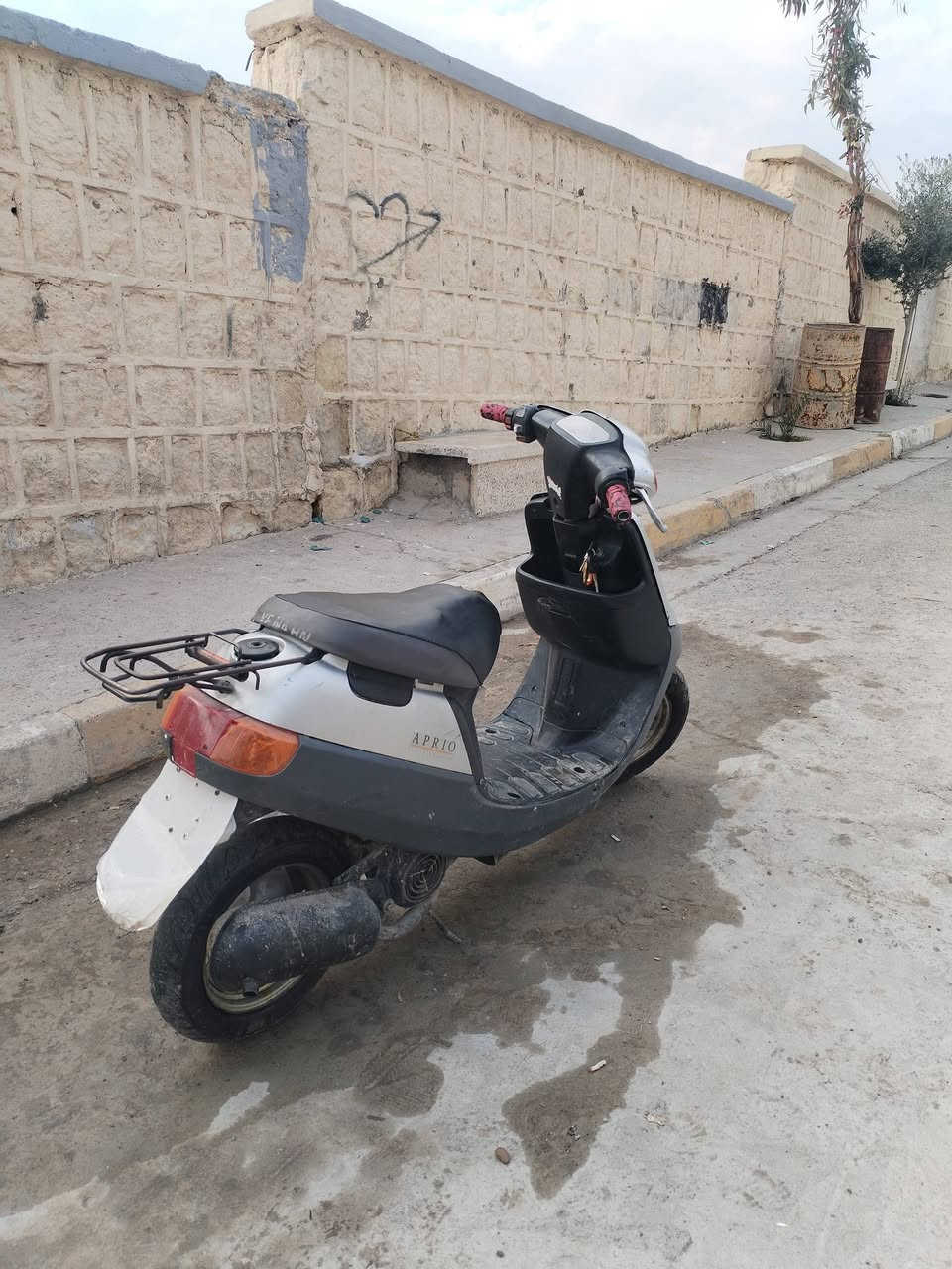 ماطور بوتين امعمر جديد قفل استيرن سلف شغال باتري ضعيف وايرمنيه شغاله  السعر ١٧٥ وبيه مجال
شراي اتصل عل الرقم ***********
