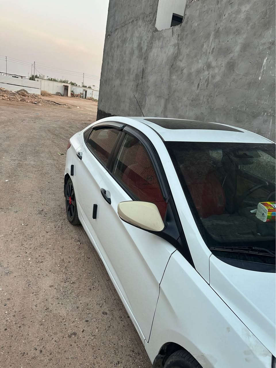 سياره اكسنت موديل 2011 كامل مواصفات وارد خليجي محرك 4 سلندر 1600 سيسي بيها جاملغ امامي جهة السايق مبدل بالوكاله سياره نظيفه ما عايزها شي  ماشيه 130 الف كيلو كير ومحرك مكفولات بالواقع احلى من الصور بهواي السياره مال طالب جامعه من البيت للدوام السعر 95 وبيها مجال بسيط حگ الجيه
التواصل اتصال او واتساب 
*********** الرمادي, الأنبار
