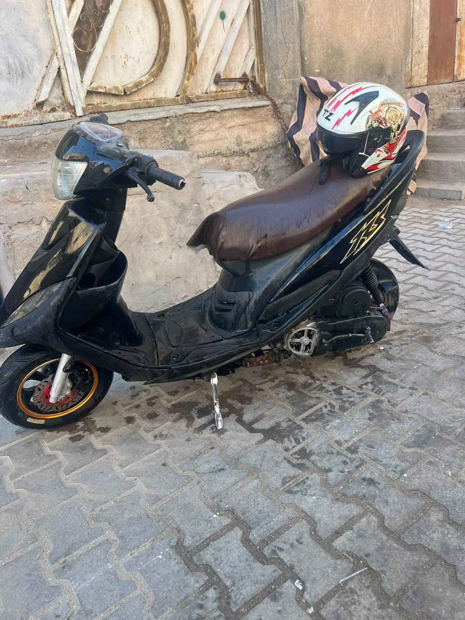 سلام عليكم دراجه ماكس عدله البيع الدراجه نقصه بس كابريته تكطع يحتاجله ترتيب بل كهربائيات الدراجه شلعه ومعدل مكينه ناعمه لا تبخير لا تنقيص السعر 500وبيه مجال حك الجيه المكان البصرة التنومه جوا الجسر لايطالي ***********
