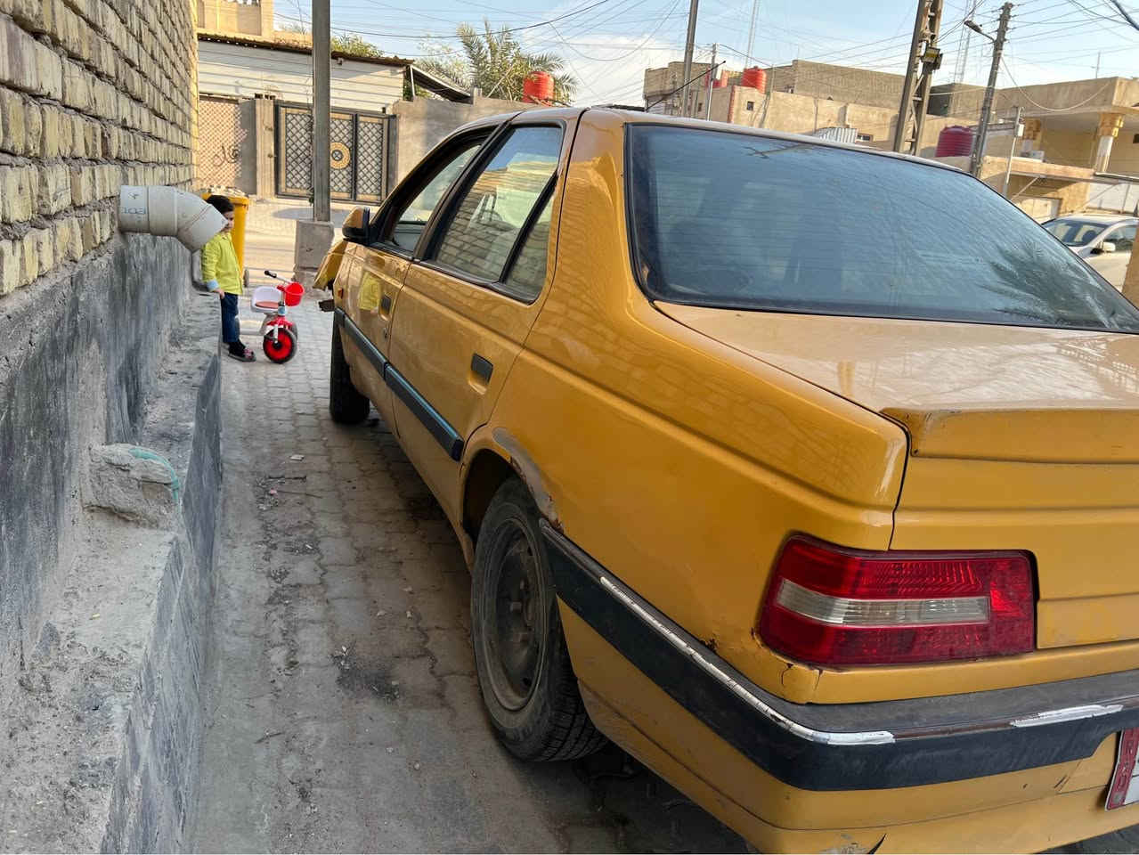 السلام عليكم بيجو 2016 سياره بيهه ضربه بجم و ع  ضربتهه ابيع حداده جديده تخم تاير جديد دواخل جدد كهربائيات كلهه شغاله كير جديد عينه وصينيه جدد سنويه لل 2027 
السعر 18 وبيهه شويه مجال 
الشراي يتصل ***********
المكان البصره حي الجامعه البصرة, العراق
