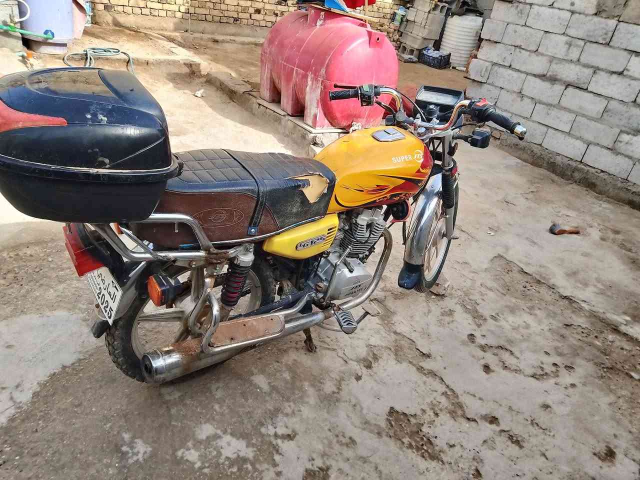 دراجه 5 قير نوعيه سيفون للبيع السعر 550 بيها مجال قليل العنوان الديوانيه حي الزيتون رقم تليفون*********** هاي الملاحظه اوراق وصوليه
