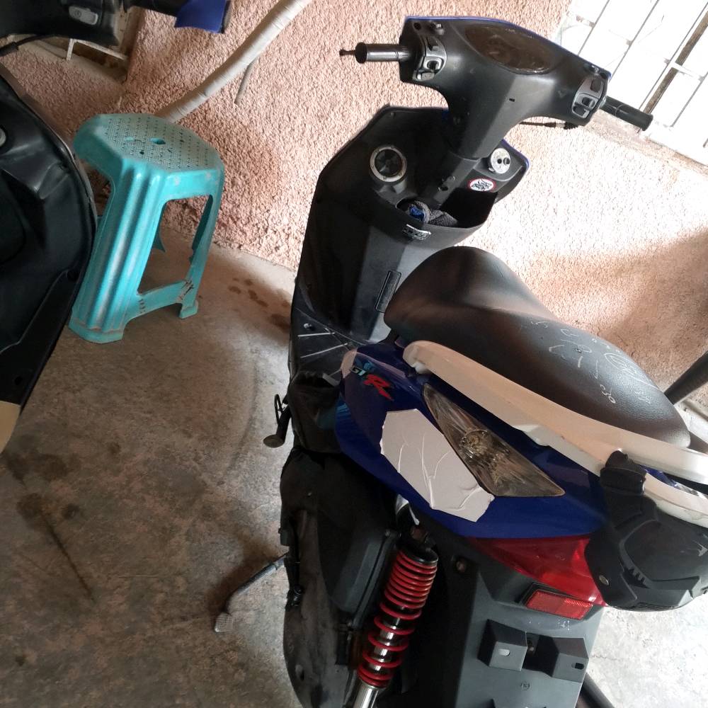 سلام عليكم اخوان 
دراجة ماكس ثعلب 140 
دراجة راح تصير با 5 و6 اشهر من ماخذهة دراجة كلهة شغالة بس باتري مايشتغل واني جاي شغلهة هندر كلشي ما نقصهة 
