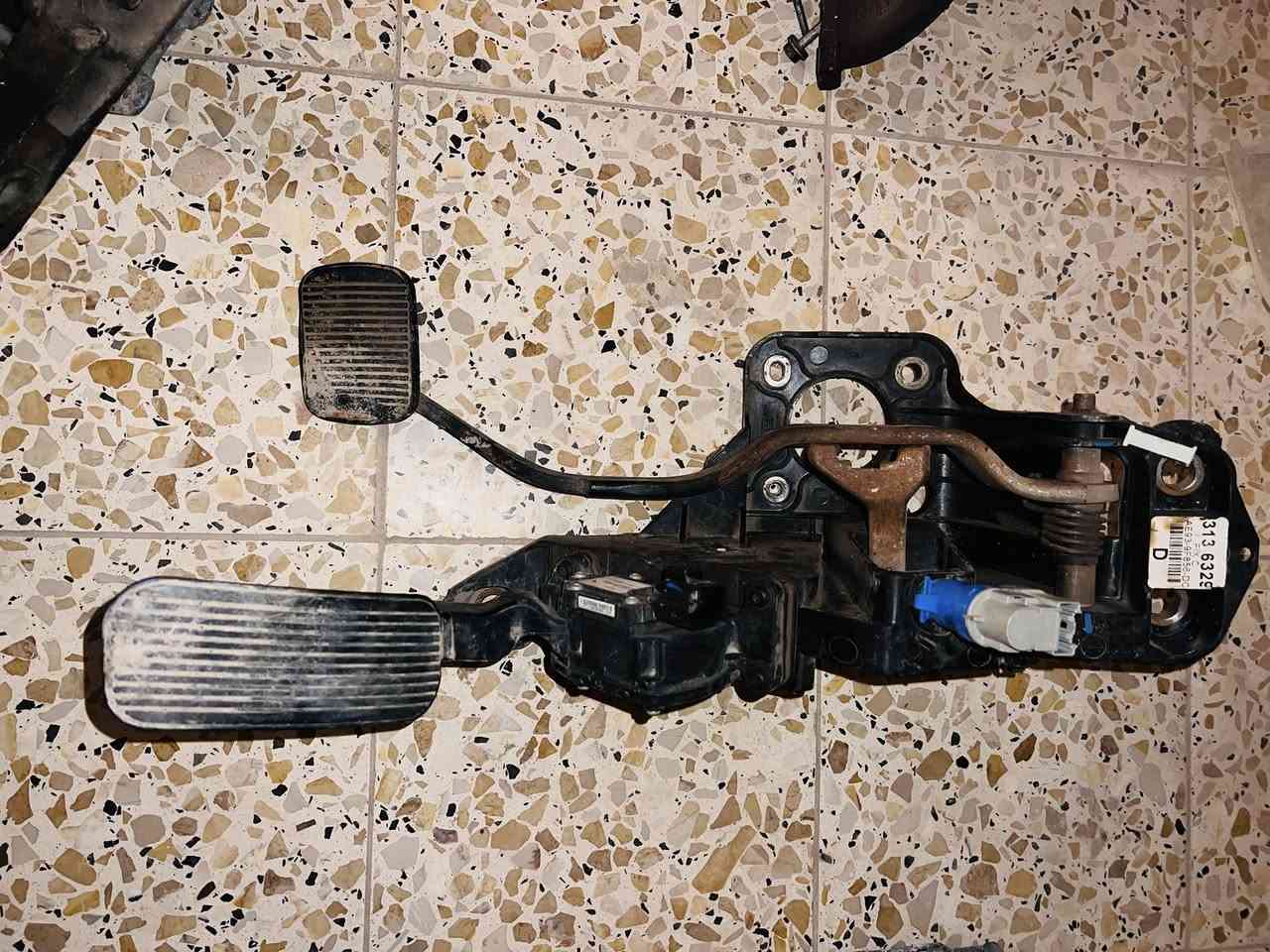 سلام عليكم شباب ادوات فورد تورس 2010_2011_2012  مكاني ديالى
للتواصل على الرقم ***********
