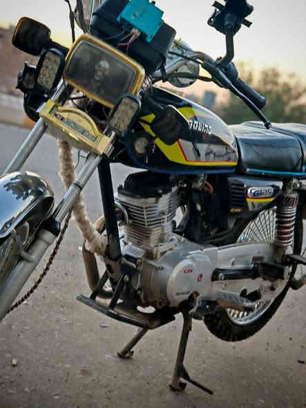 للبيع موديل 24 شرط المحرك ما مفتوح السعر 600وبي مجال للشراي الاتصال علئ الرقم***********
