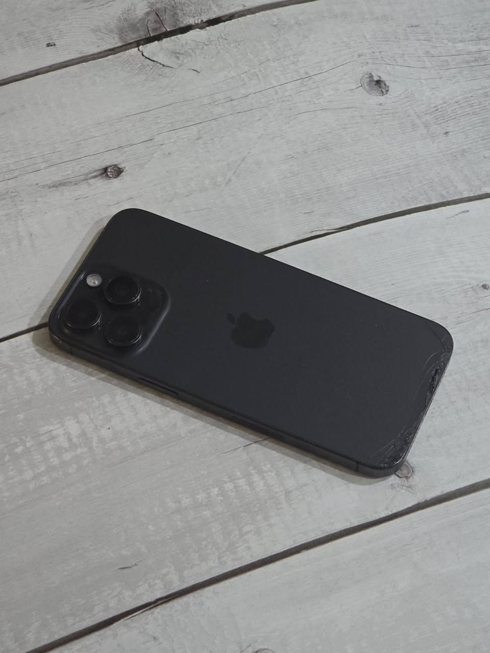 iPhone 15 ProMax 

ذاكرة 256

بطارية 87%

نظام ios 26

الجهاز كامل وشغال وتكدر تستخدمة طبيعي لكن بي عيوب بسيطة تكدر تتلافاهة

السعر 550 الف

عنواني بغداد


**إذا كنت صاحب هذا الإعلان وتريد حذفه لأي سبب، رجاءا أرسل رسالة إلى الدعم الفني**