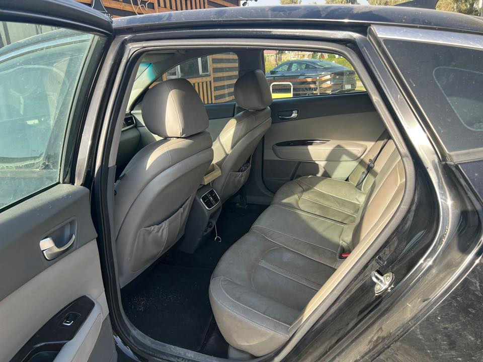 السلام عليكم اوبتما 2017 بسمي 
ماشية116
مكينة 2400gdi
بيها قطع صبغ ابيع حزام 
مكاني بغداد صليخ 600 

+964 773 359 3416

‭0781 070 8007‬
سعر 115 بيها مجال
