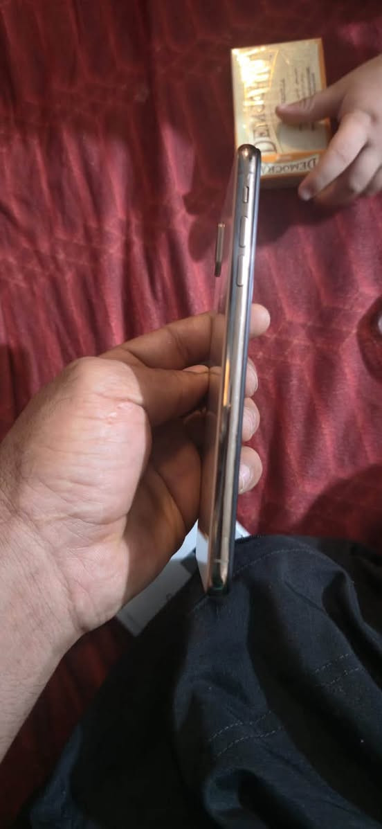 اكس ماكس نضيف كلش بس بي فطر زغير بطرف الضهر ذاكره ١٢٨بطاريه ٧٧ نضيف الجهاز ما داخل تصليح ابد بس الفيس إيدي ما يشتغل ومكفول من كلشي ومستعجل على بيعته ١٧٥ قفل العنوان الناصريه مركز ***********
