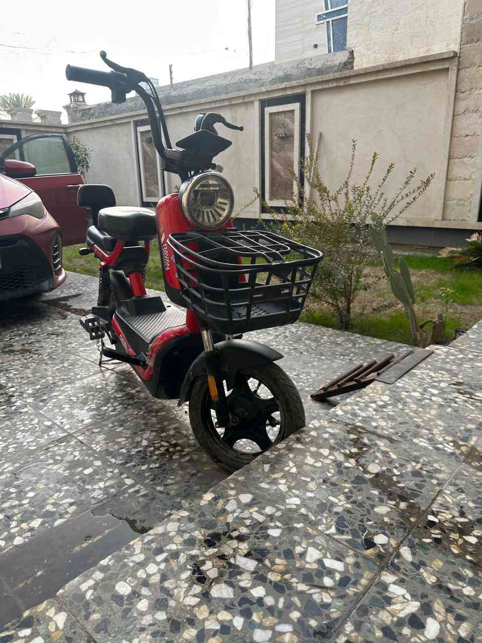 دراجه شحن للبيع 4 بطاريات حجم 16 دراجه نظيفه مستعمل شهر مكاني غزالية سعر 250 
***********
