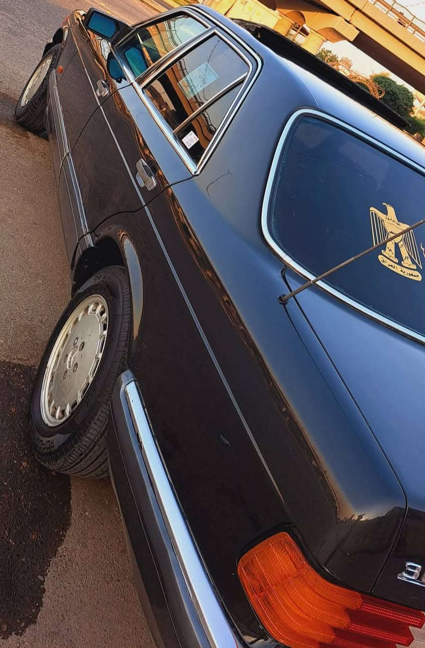 السلام عليكم
مارسدس جامبو باب قصير 
موديل 1989 بغداد دولي باسمي 
مكينه بلاد قبق اسود
تشگ الگاع شك 
اترايك وين ميعجبك  
كير ومكينه جدد خير من الله 
اريل كهرباء 
تبريد 
تخم تاير 
حداديه 70 %
سياره جدا نظيفه وخير من الله  
السعر 69 قفل 
***********
