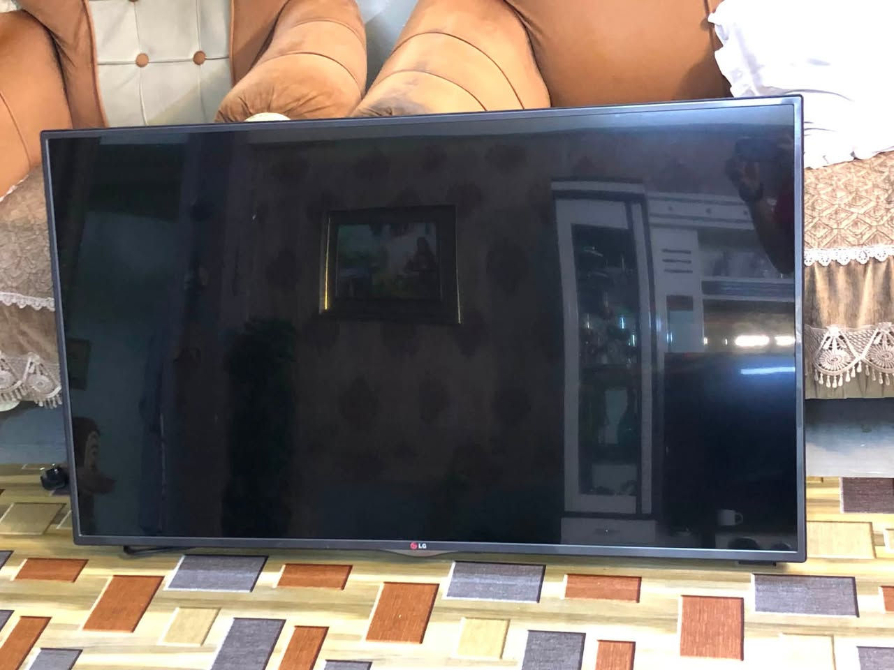 سلام عليكم بلي فور فات ذاكره 500 مع ملحقاته HD+فيشه تشغيل + جوستكات عدد2 تشغيل اون لاين خير من الله مابي اي نقص (ملاحضه البلي مابي العاب )
و بلازما LG اصلي حجمه 55 بوصا صوت وصوره خير من الله فول اج دي وصوته محيطي وواضح جدا تجي تفحص وتشوف 
سعر البلي 200 وبي مجال حك الجيه 
والبلازما 275 وبي مجال بسيط 
*********** 
هاذ رقم بي واتساب
