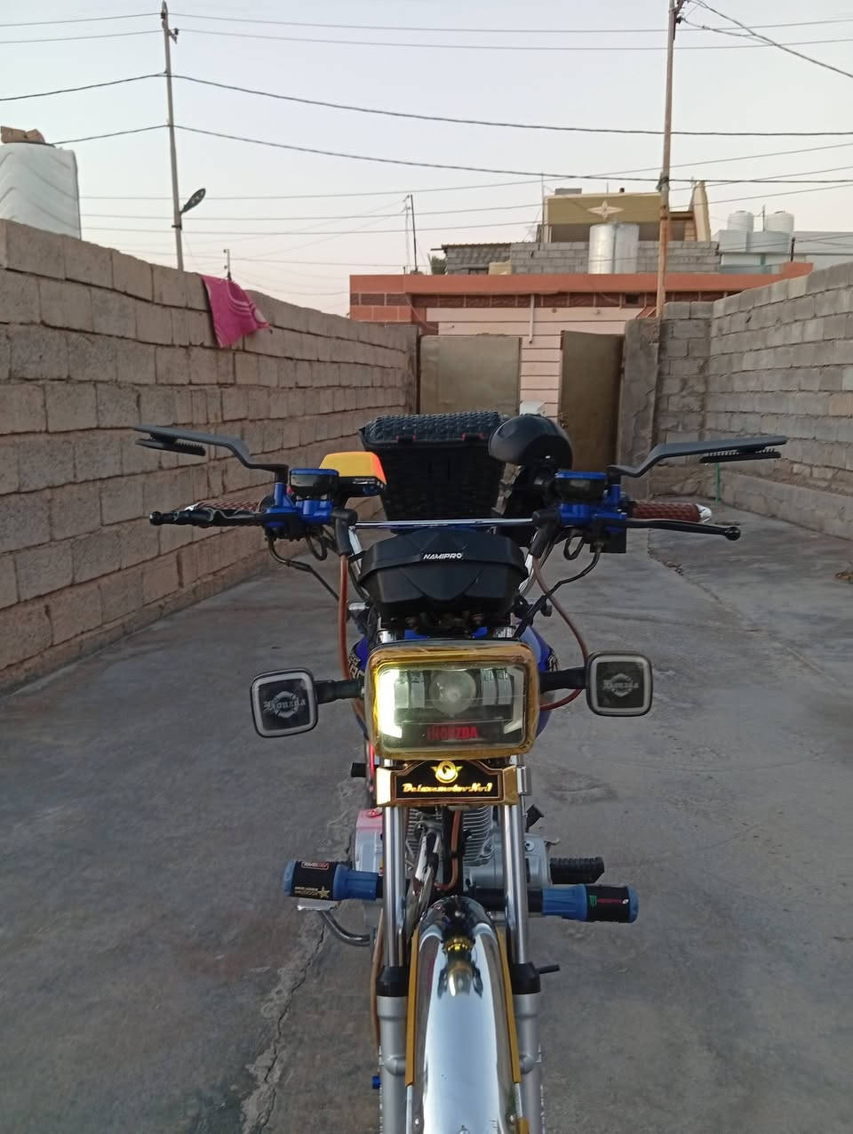 سلام عليكم دراجه نامه برو موديل 2025 دراجه كهربائيه شغل تايرات جديد اوراق كامل مكينه 200 عنوان منصوريه الجبل رقم الهاتف ***********
