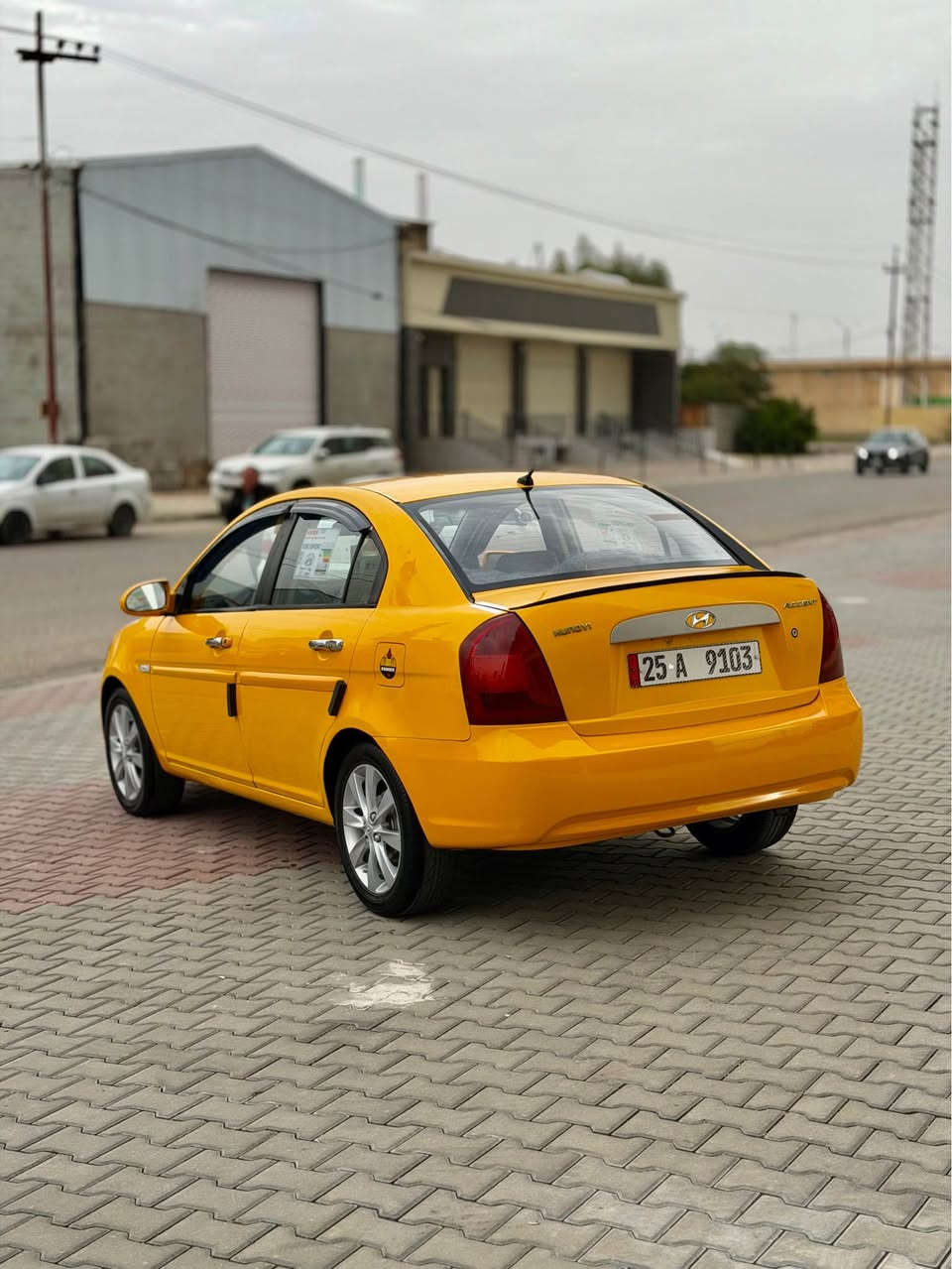 سلام عليكم 
اكسنت 2009 

مشروع وطني رقم دولي جديد
دفتر بنزين نقابة مسفرة

صدر خلفي امامي جديده
كير و محرك بشرط 

محرك 16 كير عادي 
سياره بيه جاملخ امامي

مكانى كركوك داخل مدينه
سعر 68 بي مجال قليل 
*********** كركوك, العراق
