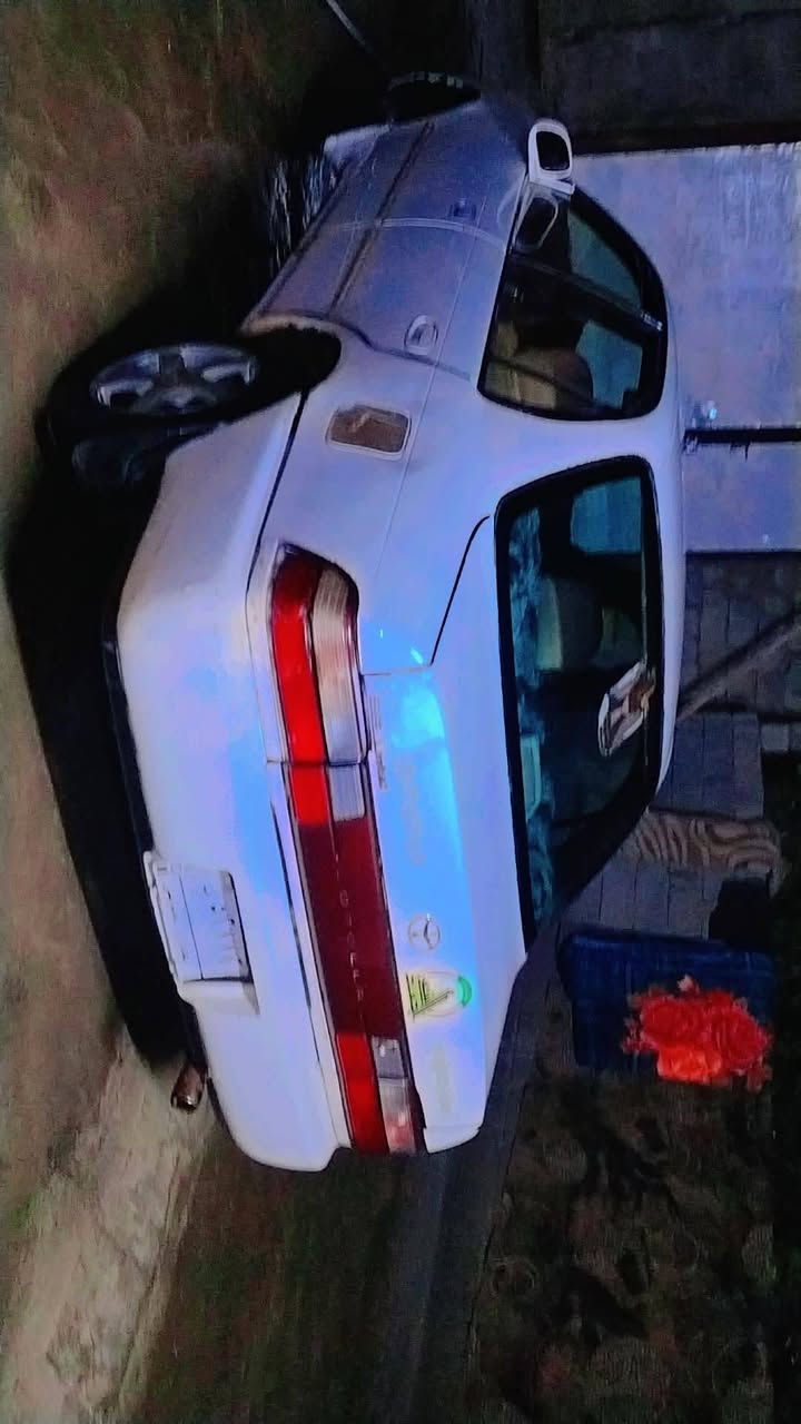 السلام عليكم 

كورله للبيع   موديل 1995السياره نضيفه  خير من الله للستفسار والاتصال 
عل الرقم 
التالي ***********
