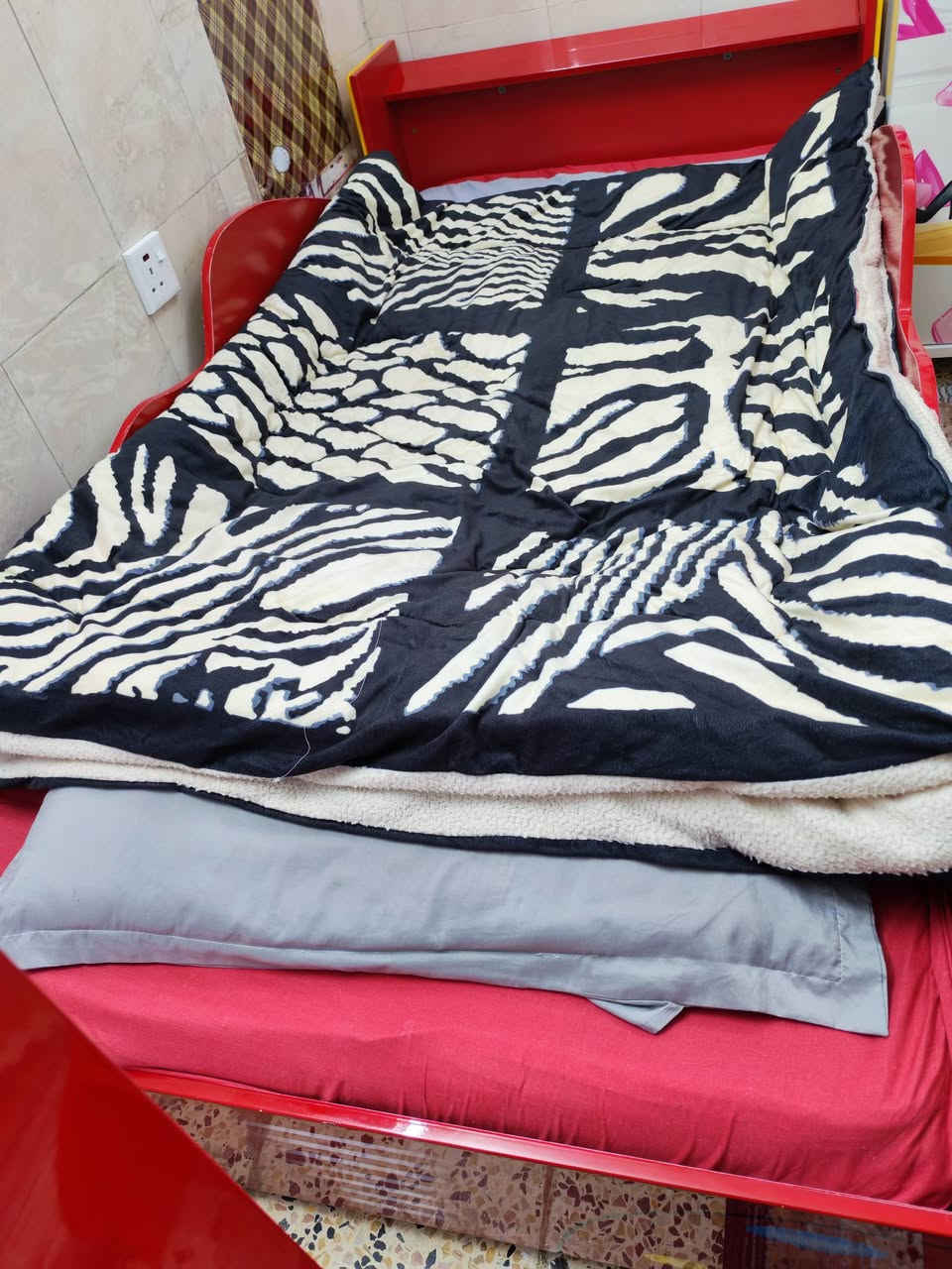 السلام عليكم كروبنا الغالي عندي جربايتين نوعية درجة اولى فوول قوة ومتانة ولامكسورات ولا بيهم اي شيء حالهم حال الجدد 
الجرباية الحمراء:_
الطول: 207 سم
العرض:  96 سم
الجرباية البيضاء:_
الطول:  203
العرض: 94
واثنينهم بحالة جديدة وقوة ومتانة فووول 
ملاحظة/ الجربايتين بدون منادر فقط جرباية 
سعر الجرباية الحمراء 80 الف وبيه مجال للشراي الجاد. 
سعر الجرباية البيضاء 75 الف وبيه مجال للشراي الجاد 

اثنينهم الحمراء والبيضاء ب 125 وبيهم مجال للشراي الجاد يجي ويدلل 

للأستفسار:  ***********
وايضا بيه واتساب
مكاني سبع ابكار وماعندي توصيل انته تجي تاخذهم والف عافية
