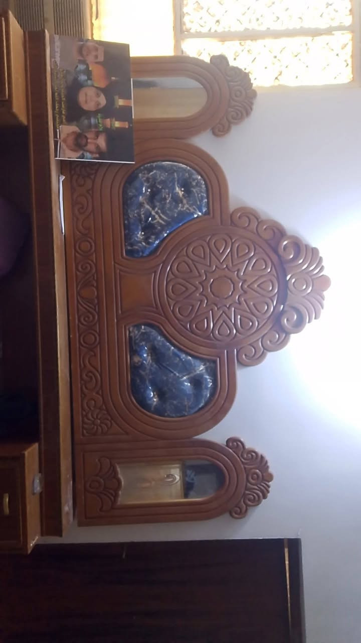 سلام عليكم غرفت نوم مستعمله نضيفه جدا بسعر 650وبيهه مجال بسيط بكاني تاجي سبع البور هذه الرقم بيه واتساب ***********🩵
