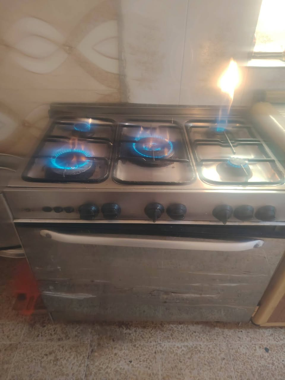 طباخ شغال كامل ب٥٠ حي الميثاق


**إذا كنت صاحب هذا الإعلان وتريد حذفه لأي سبب، رجاءا أرسل رسالة إلى الدعم الفني**