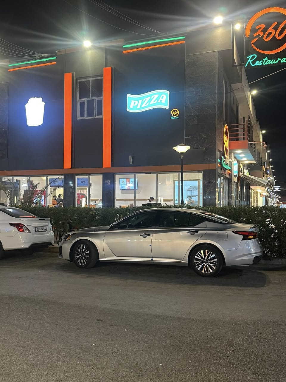 سلام عليكم التما ٢٠٢٤ اربيل باسمي 
ماشيه ١٣ الف فقط  جديد جدا
موصفات لsv 
صبغ قبق جنطه 
بدون ايرباك بدون نقص كلشي على وضع شركه 
مكاني اربيل شارع ٦٠ 
سعر ١٦٧ وبي مجال 
تواصل على رقم فقطط 
***********
