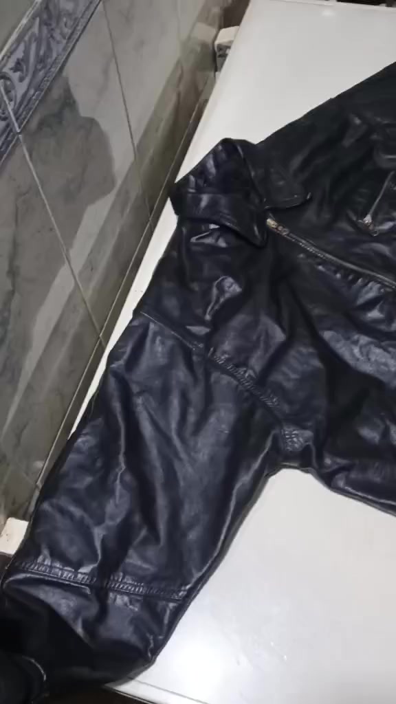 قمصله جلد طبيعي درجه اولى قطعه راقيه جدا ونظيفه كمر ثكيله اصليه قياس خاص تلبس وزن ١٠٠ إلى ١٢٠ كيلو سعرها مع التوصيل ٥٠ الف الشراي يتفضل خاص


**إذا كنت صاحب هذا الإعلان وتريد حذفه لأي سبب، رجاءا أرسل رسالة إلى الدعم الفني**