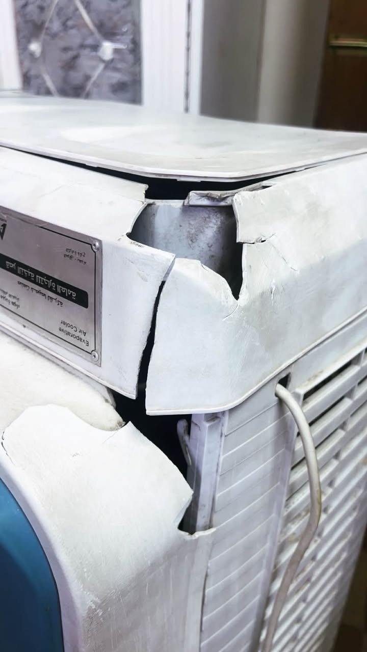 كونفيرا شركه kenwood أخت الجديده بس بيهه كسر فوك بس ممأثر والعقل مال التحكم بالسرعه خربان وشايلي بس تشتغل ربط مباشر على اعلى سرعه يعني العقل بس تحكم سرعه مو اكثراخذته قبل ٧ اشهر ب ٢٠٠ قفل  مكاني بغداد سعره ٥٠ وبيه مجال بسيط متواجده على الماسنجر


**إذا كنت صاحب هذا الإعلان وتريد حذفه لأي سبب، رجاءا أرسل رسالة إلى الدعم الفني**