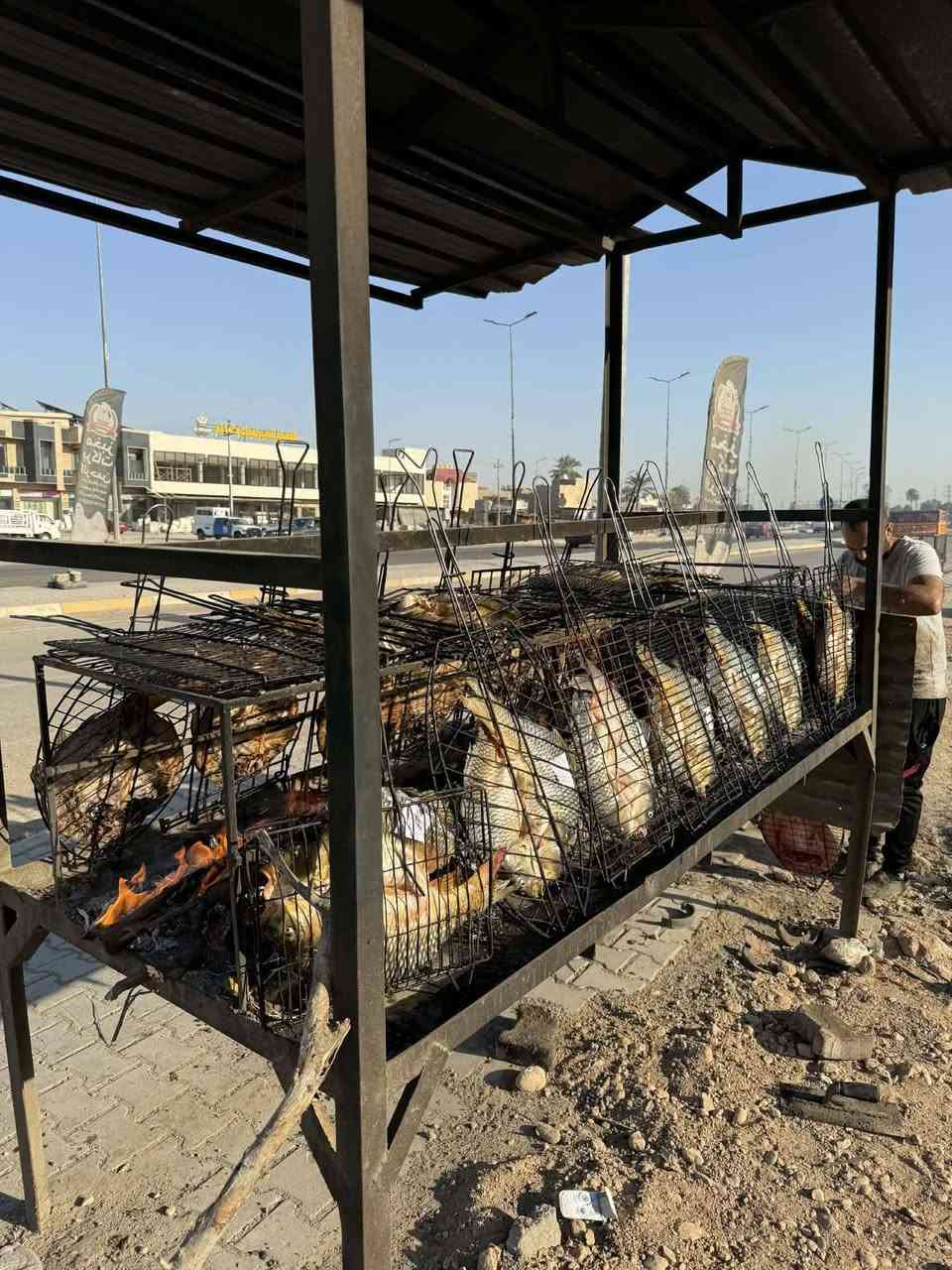 سلام عليكم سمك اقفاص مكان العمل على شارع العام مجاور أبو منتضر للقيمة النجفية يوجد توصيل ***********
