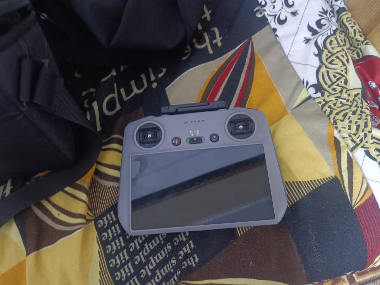 مني 4 برو   نضافه كدامك جديده 

 3 بطاريات شاحنه رام 16 
رقم الاتصال *********** 
مكاني دوانيه. توصيل معندي.   

السر 1300 وبيهه مجال لشراي. بياع شره لتراسلني فدوه
