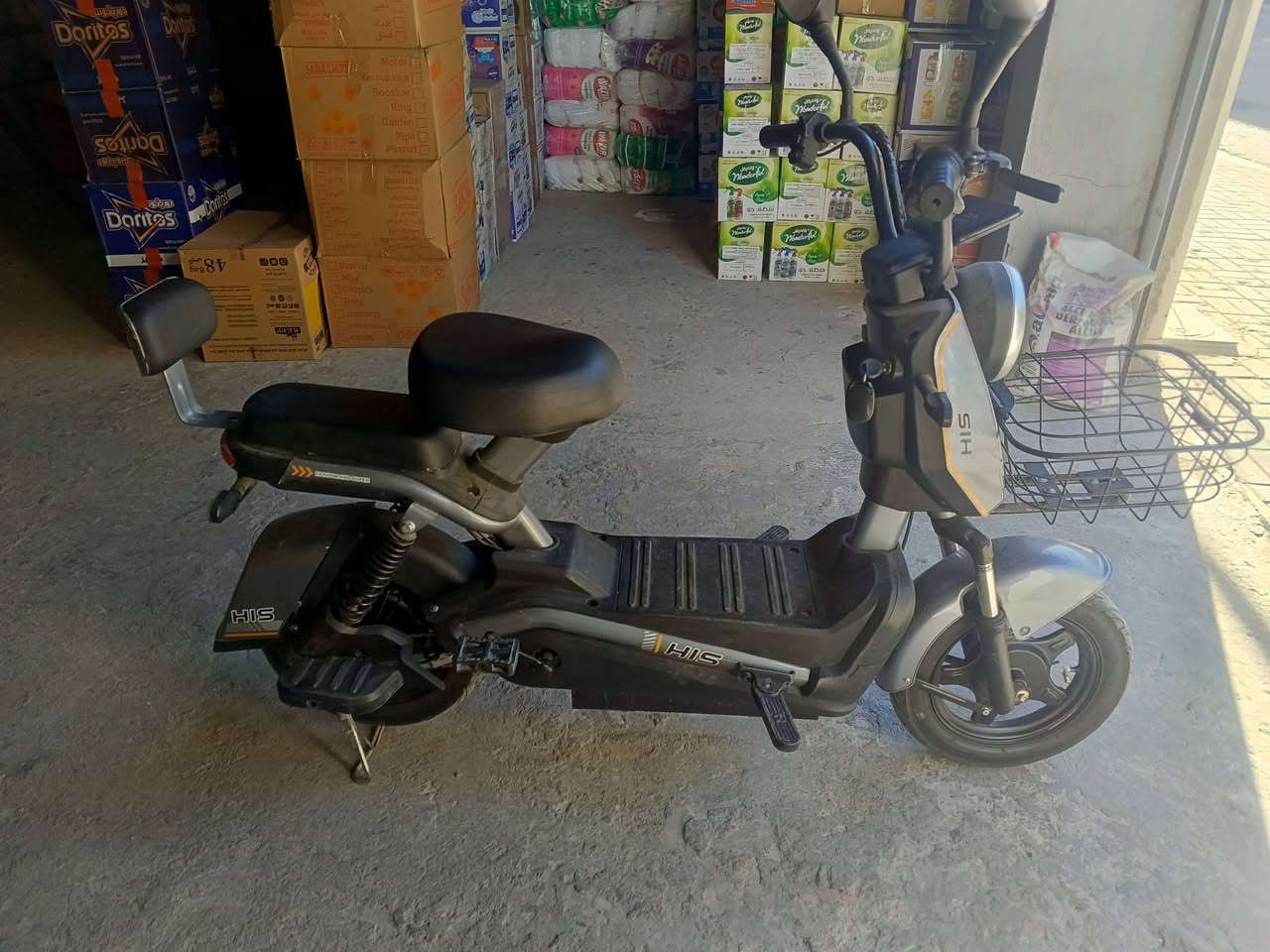 للبيع أخو الجديد مستخدم قليل سعر 250 نظيف جدا ***********
