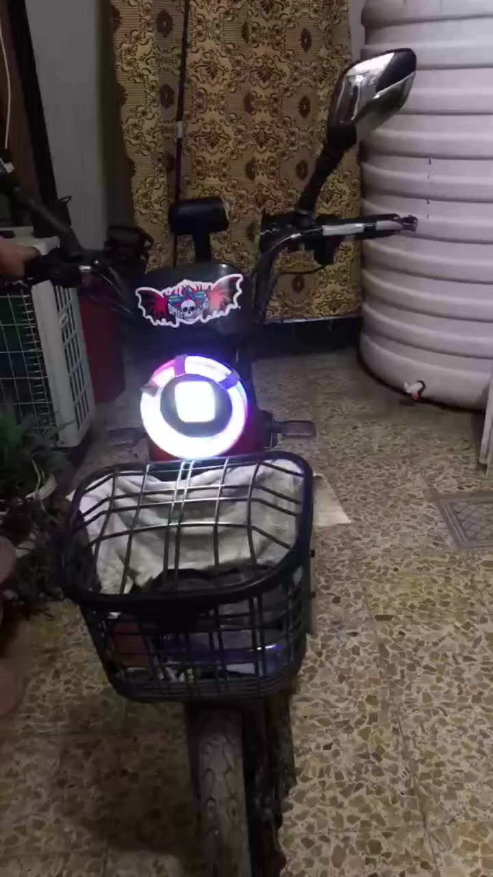 مطور شحن للبيع حجم 20 بطاريات شرط فحص تفاصيل على رقم 
077 651 63291
