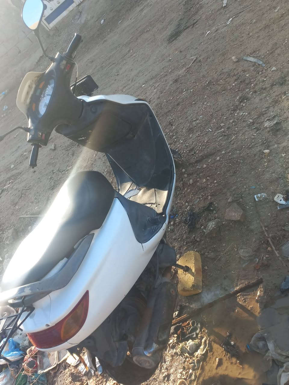 السلام عليكم دراجه فراشه حاويه مكفواله من كلشي محرك ما مفتوحه لشراي يدلل ***********
