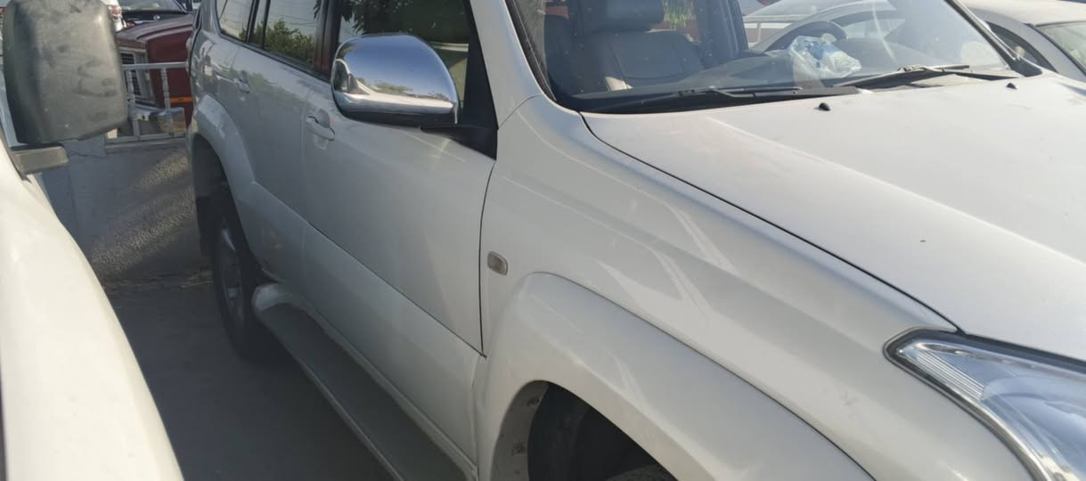 السلام عليكم
برادو ٢٠٠٨ محرك سته كير ومحرك بالشرط 
سياره بيها قطعتين بدون دواخل 
سنوية ورقم كله جديد 
مكلف بالنشر اتصل على صاحب السيارة 
***********
***********
