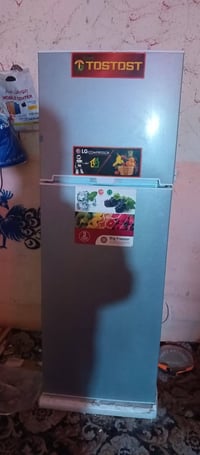 ثلاجه • مستعمله ١٠ أيام • مشتغلة مرة وحدة