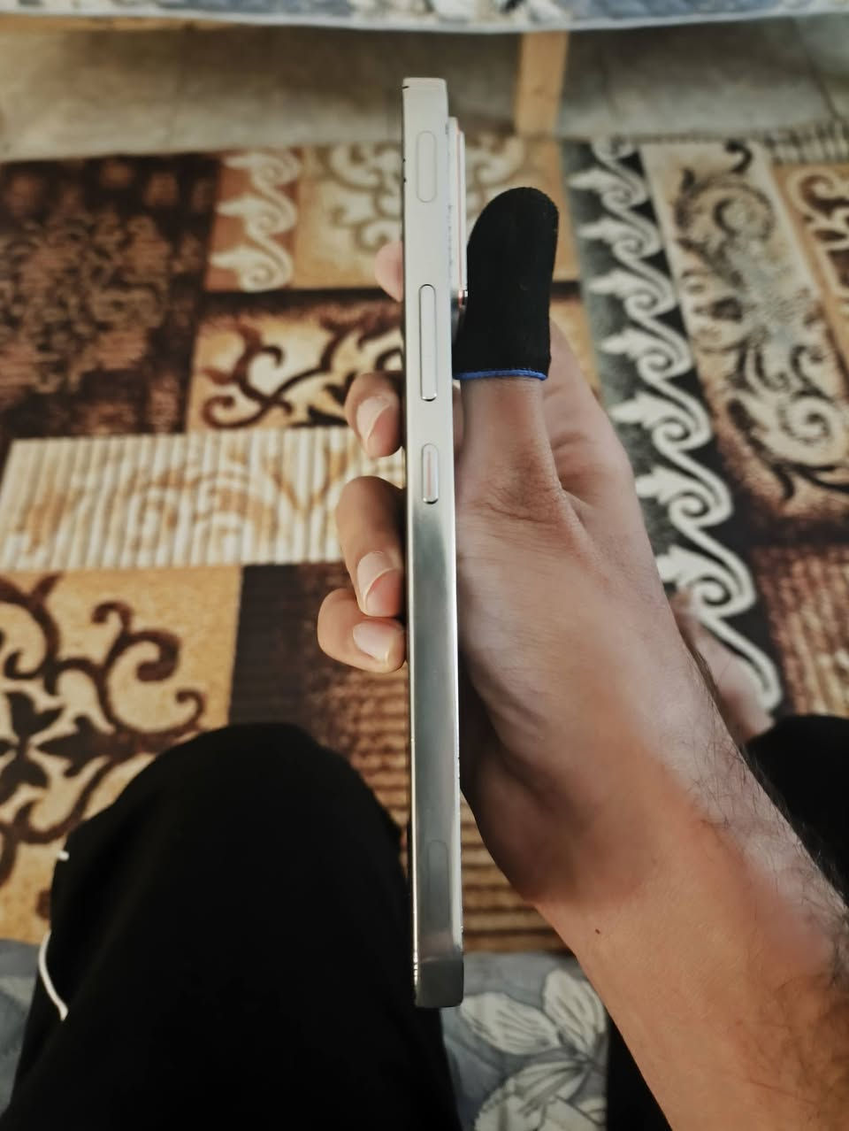 جهاز جي تي 30 برو الذاكره 256 بس ضربه بل ضهر
 أو ضربات بسيطه بل شاصي ما بي اي خلل غراضه كامله ما داخل صيانه مستعمل 4اشهر السعر 250 أو بي مجال عنوان بغداد البياع
*********** بي واساب
