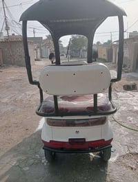 دراجه شحن ثلاثيه  نضيفه جديدة ما ماشيه  سعره مناسب كلش لاستفسار 077129...