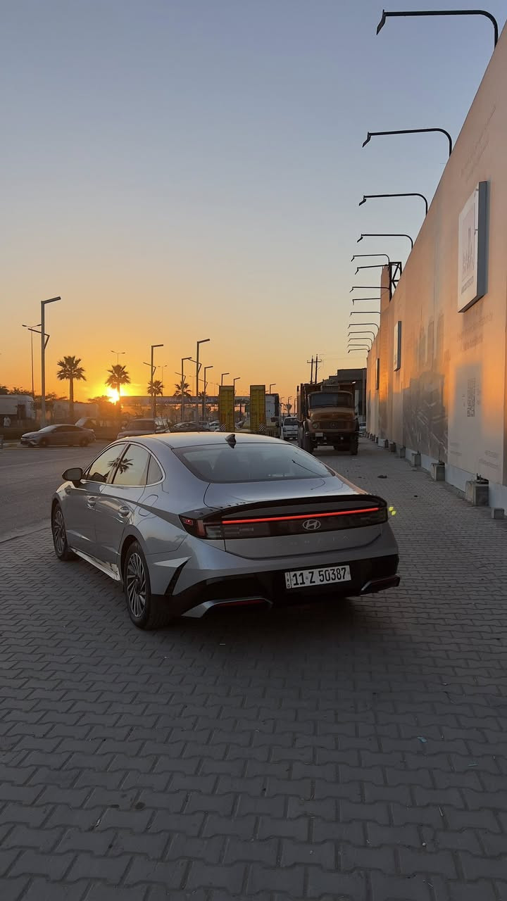 السلام عليكم
هونداي سوناتا هايبرد للبيع
موديل السياره 2024
وارد امريكي اللون سلفر 
مواصفات Sel
مكينه 2000 دوش 
السياره ماشيه 25 الف ميل 
سياره حادثها بارد بالجاملغ بدون دواخل وبارد ب الباب 
ايرباك فقط الدوسه
رقم بغداد باسمي 
سعر : 215 
مكان السياره بغداد الغزاليه
اي استفسار :  ***********
