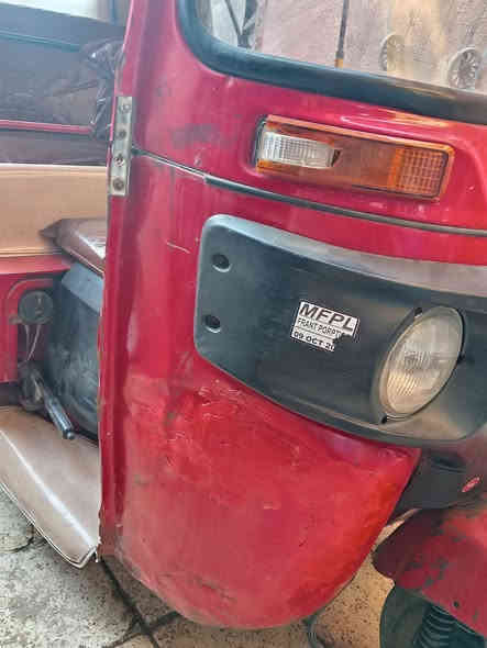 السلام عليكم
تكتك البيع مديل 17
أوراقها اصوليه شرط بس رقم مامسوي السعر ثلاثه ونص وبيها مجال العنوان بغداد الزعفرانيه ***********
