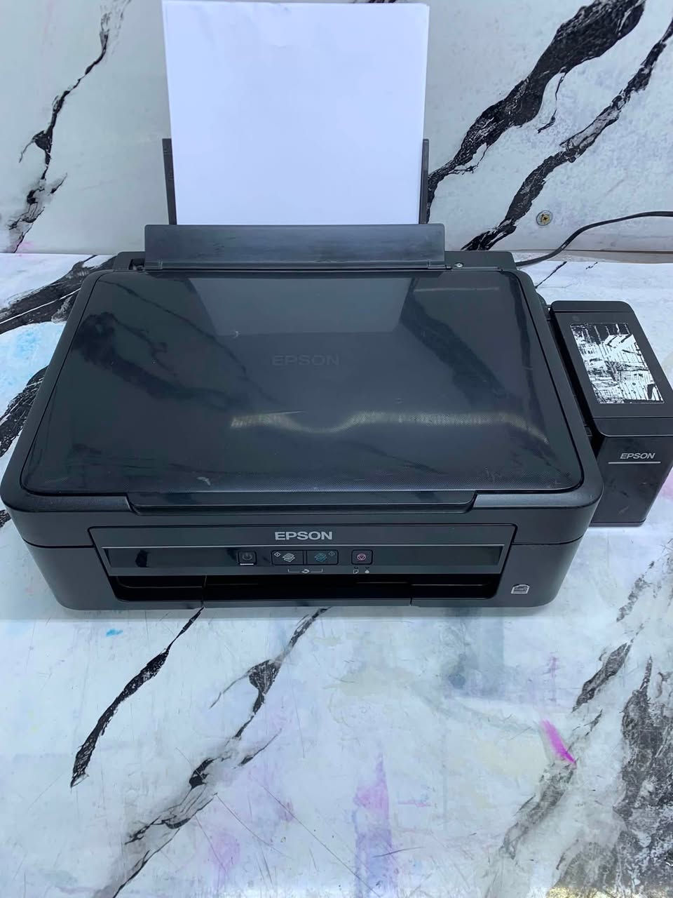 طابعه ابسون l382
منضومه حبر خاريجه 
ملون وعادي
السعر 100 
توصيل موجود
***********
