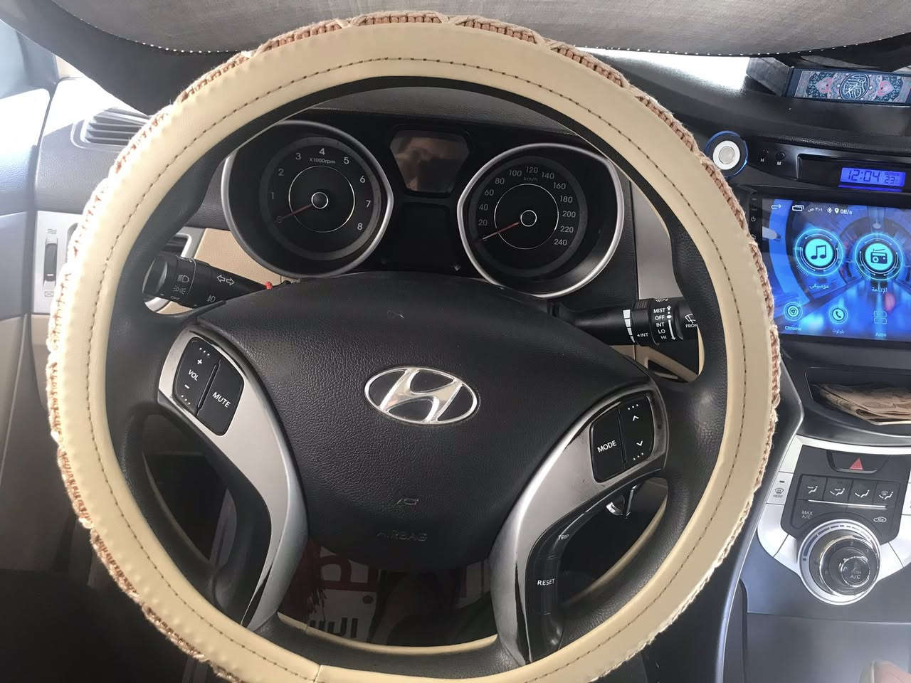 السلام عليكم سيارة النترا 2012 خليجي نضيفه جدآ استخدام قليل محرك 1600 ماشيه 164 الف كيلو  رقم اربيل بإسمي شرط تحويل مباشر
(بيها باب خلف السايق صبغ نصفها اثر  طعجه وهلال جاملغ الخلفي اثر طعجه) كما موضح بالصور 
مابيها اي نقوص سياره كامله مكمله وبالعافيه عالياخذها سعر 110 وبيها مجال متوفر واتس اب ***********
