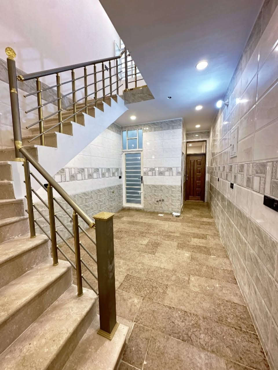 ٧٠متر #للبيع
يحتوي على #استقبال #مطبخ #خدمات #٣غرف

الموقع 📍الشعب خلف نادي العربي قريب فلكة صباح الخياط 

للأستفسار آكثر الأتصال على الأرقآم 

***********

مكتب القريشي   لبيع وشراء العقارات
