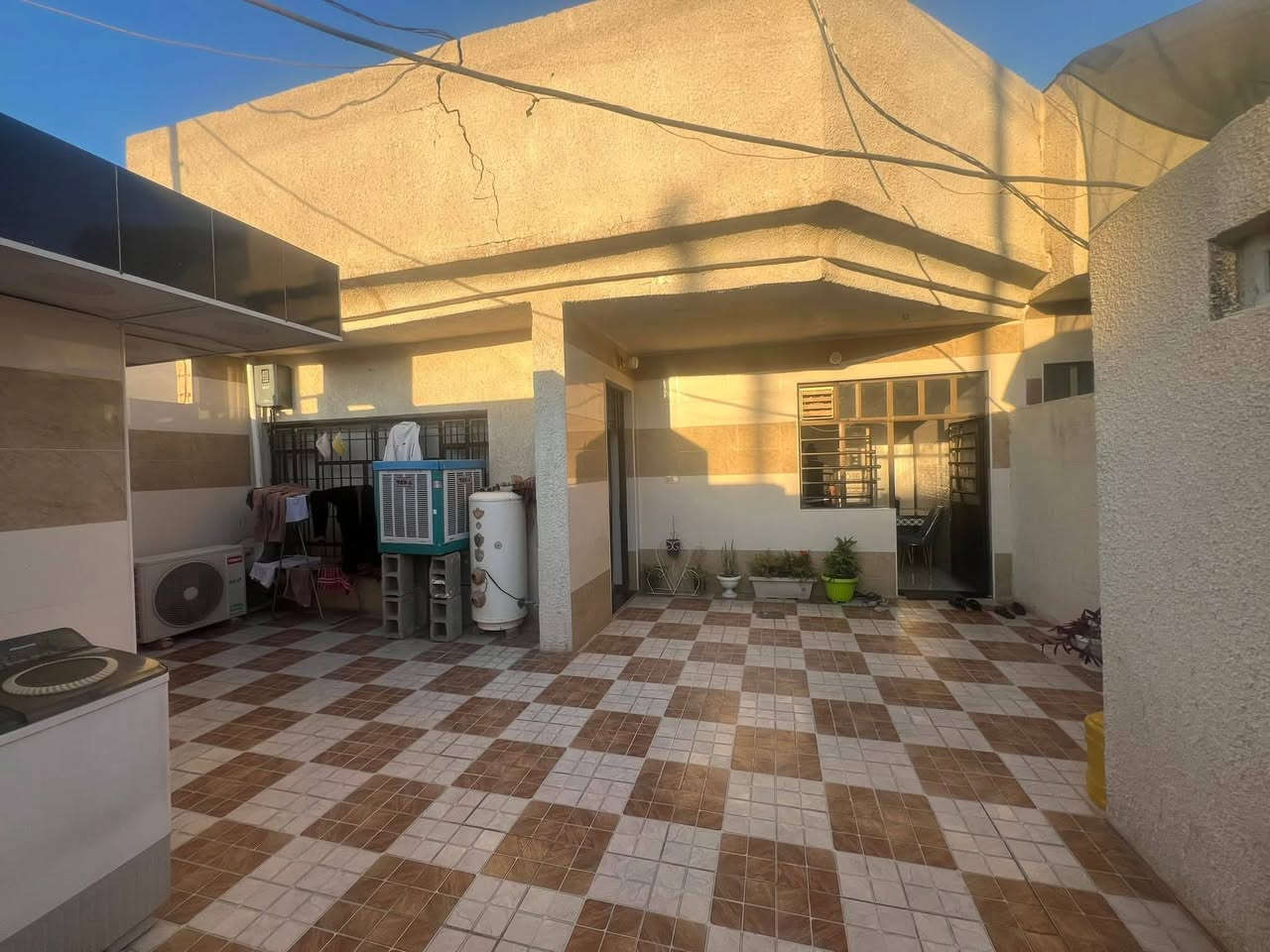 مكلفه بالنشر 

ياالله توكلنا ع الله
 بيت + مشتمل للبيع  موقع  مقابيل كلية الامام  حي الصمود مساحة البيت والمشتمل 304 متر طابو صرف 
 
يتكون الطابق الارضي 

- غرفة
- مطبخ 
- صالة 
- صحيات 
-منور
-يتكون الطابق الثاني 
-غرفة 
-بيتونة 
-سطح 
يتكون المشتمل من 
غرفة صالة استقبال مطبخ صحيات 
***********
