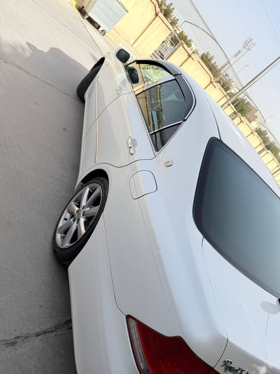 السلام عليكم
كراون شاهينه
 للبيع موديل 2003

 بأسمي سنويه لل 29
مشروع وطني وتحويل مباشر 
 السياره مكفوله كفاله عامه من كصه ونقل الجثه والضربه والرسميات 
ارقام انكليزي 
السياره شاصي81

غرفه بيجي 
 
تحوير النجف 

 سعر 145وبيها مجال ***********
