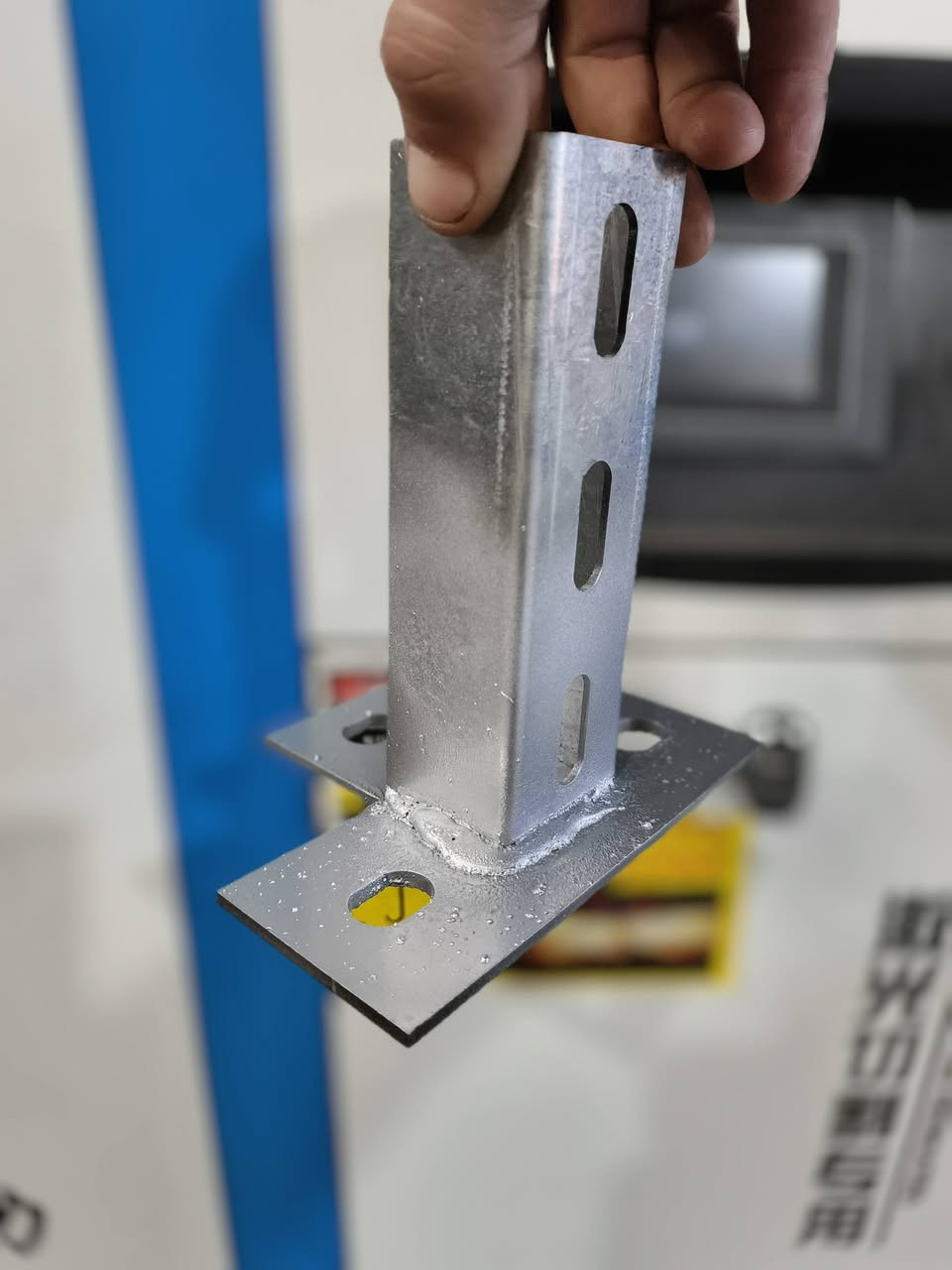 متوفر إكسسوارات طاقه شمسية للتواصل *********** واتساب 📞
